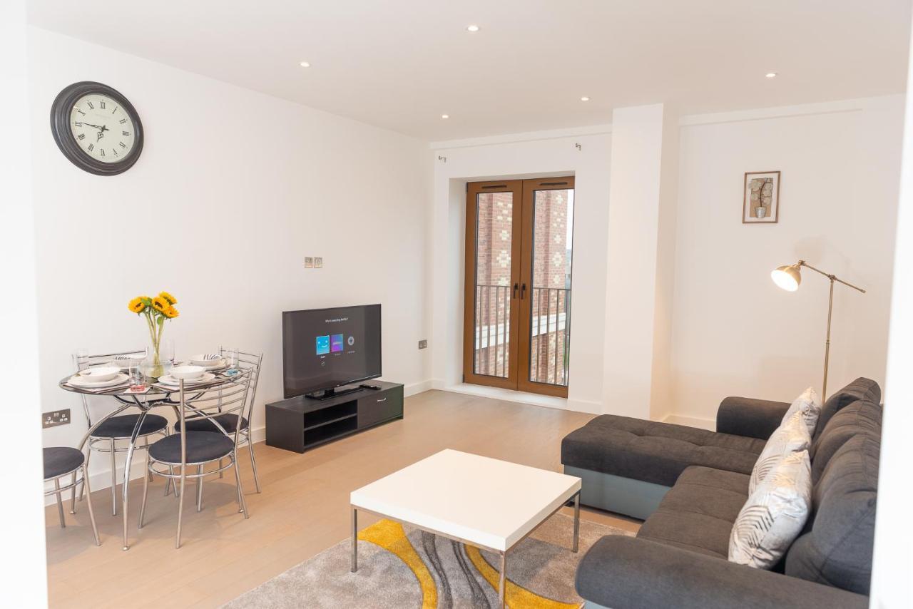 Beautiful 1 Bed Apartment In Centre Of St Albans - Free Parking - 5 Min Walk To St Albans City Centre & Railway Station, 15Mins Drive To Harry Potter World - Free Super-Fast Wifi Exterior photo